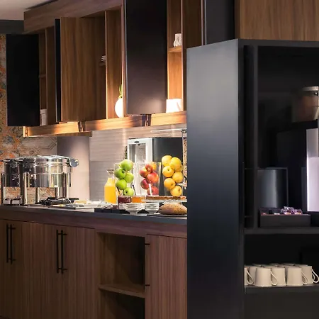 Mercure Centre Vieux Otel 4*