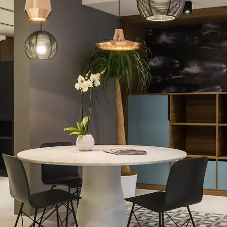 Maison Louise Centre - Handwritten Collection 4* Lila