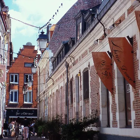 Maison Louise Centre - Handwritten Collection