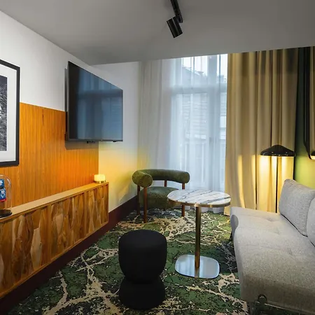 Maison Louise Centre - Handwritten Collection 4*