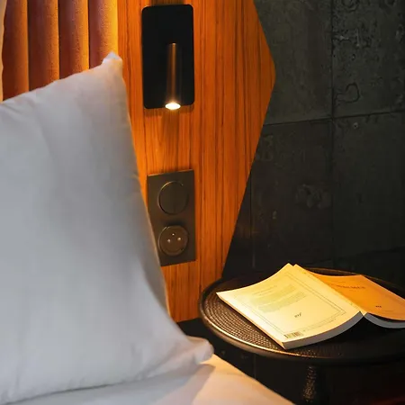 Maison Louise Centre - Handwritten Collection