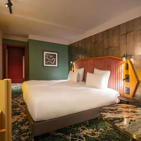 Maison Louise Centre - Handwritten Collection