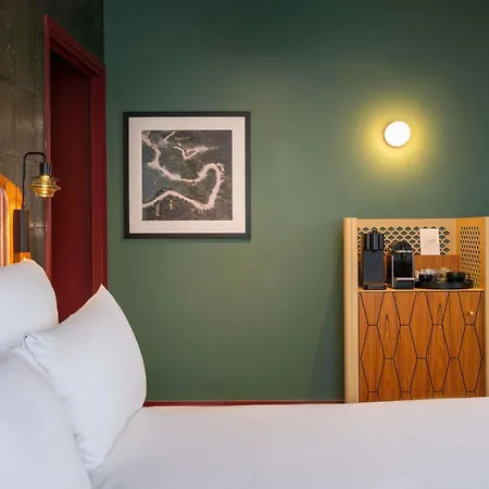 Maison Louise Centre - Handwritten Collection