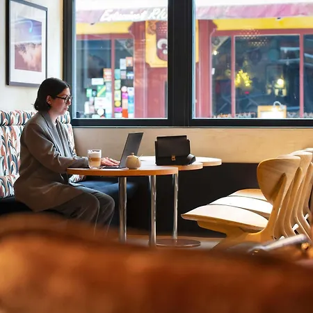 Maison Louise Centre - Handwritten Collection