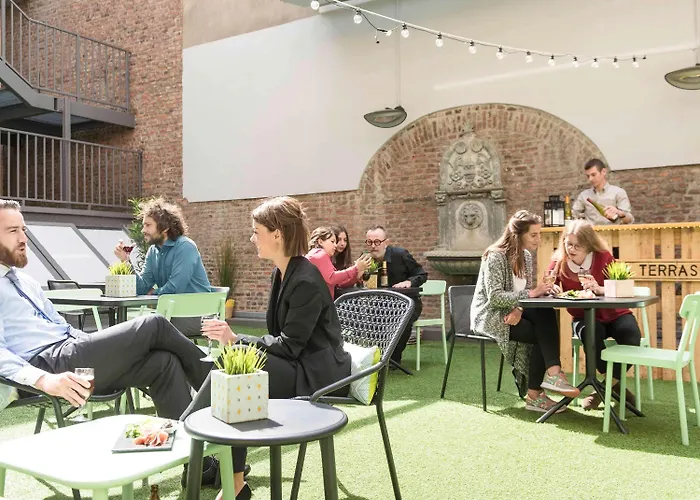 Maison Louise Centre - Handwritten Collection