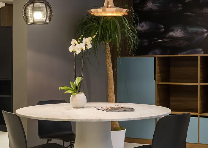 Maison Louise Centre - Handwritten Collection 4* Lila