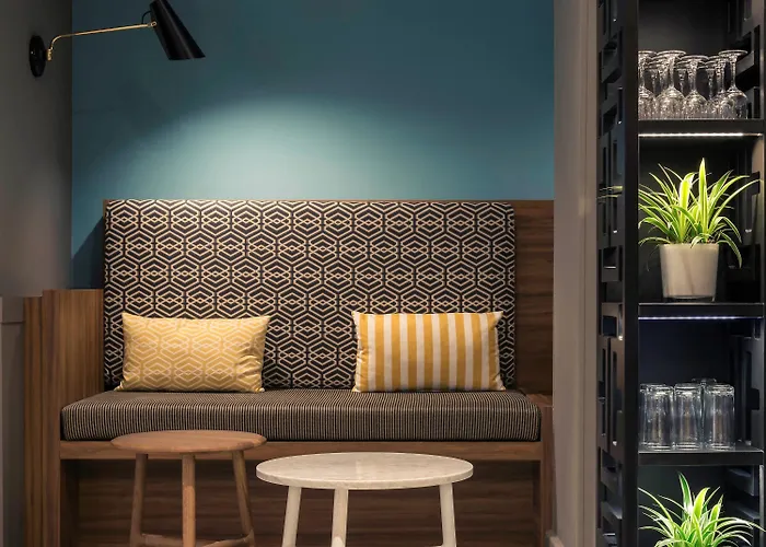 Maison Louise Centre - Handwritten Collection 4*