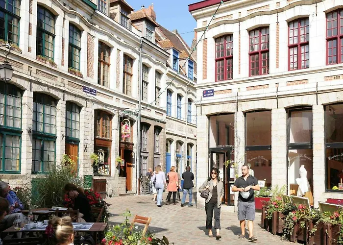 Maison Louise Centre - Handwritten Collection