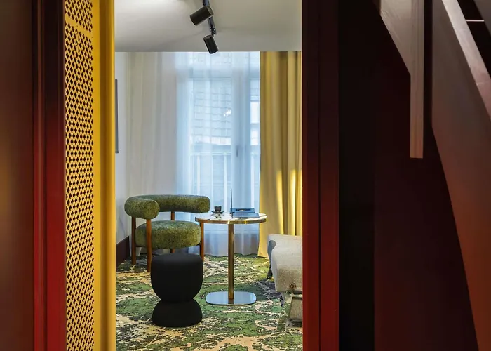 Maison Louise Centre - Handwritten Collection 4*