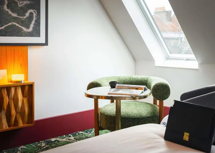 Maison Louise Centre - Handwritten Collection