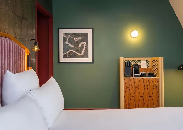 Maison Louise Centre - Handwritten Collection