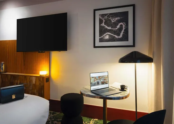 Maison Louise Centre - Handwritten Collection 4* Lille