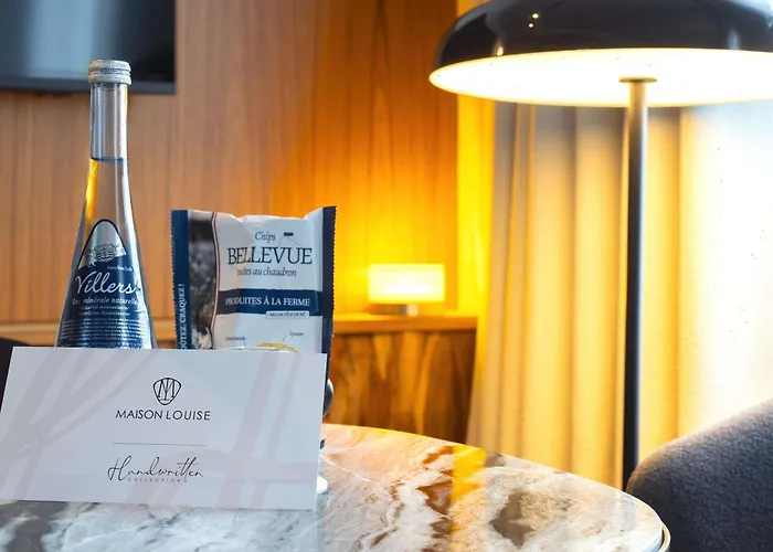 Maison Louise Centre - Handwritten Collection Lilla