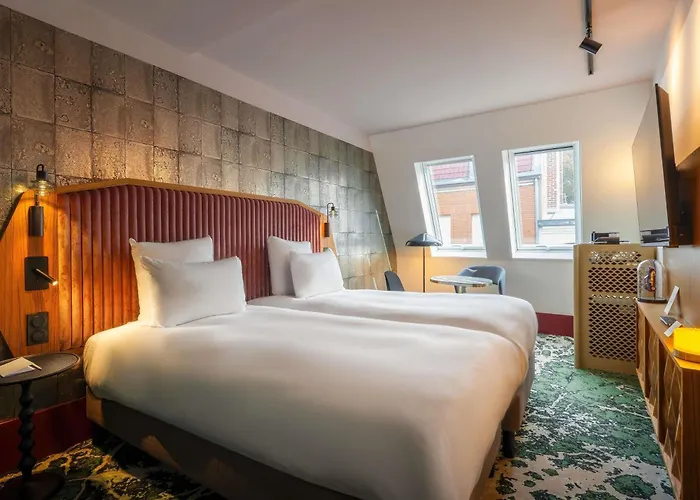 Maison Louise Centre - Handwritten Collection