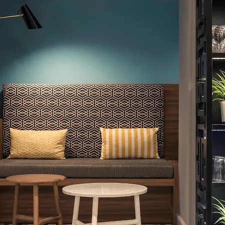 Maison Louise Centre - Handwritten Collection 4*