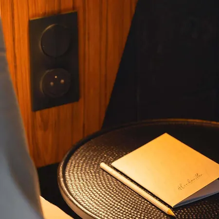 Maison Louise Centre - Handwritten Collection