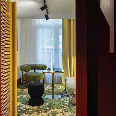 Maison Louise Centre - Handwritten Collection 4*